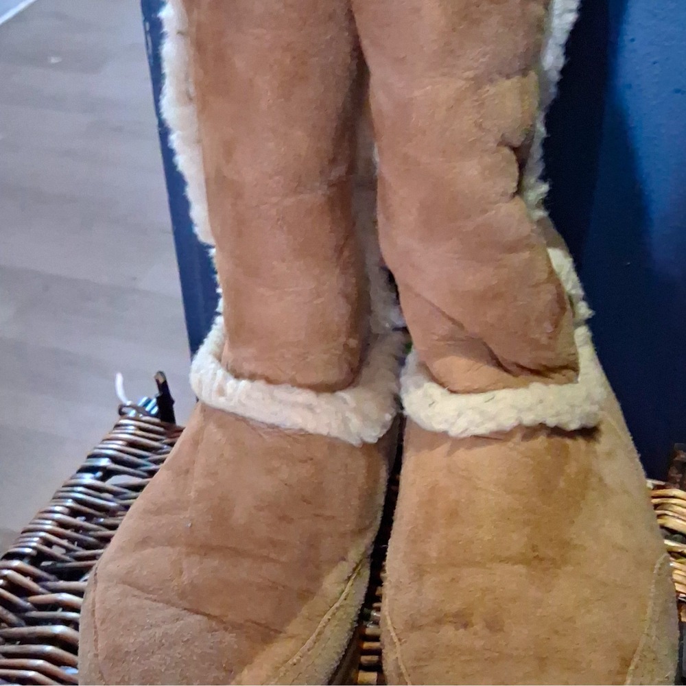 UGG Women's Brown Suede Mid-Calf Winter Boots Lined Faux Fur Logo Size 7